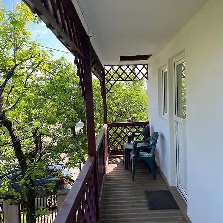 Casa Cu Foisor 3*