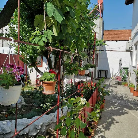 Casa Cu Foisor